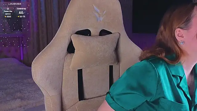 Kari Lunna online show from 01/15/25, 03:33