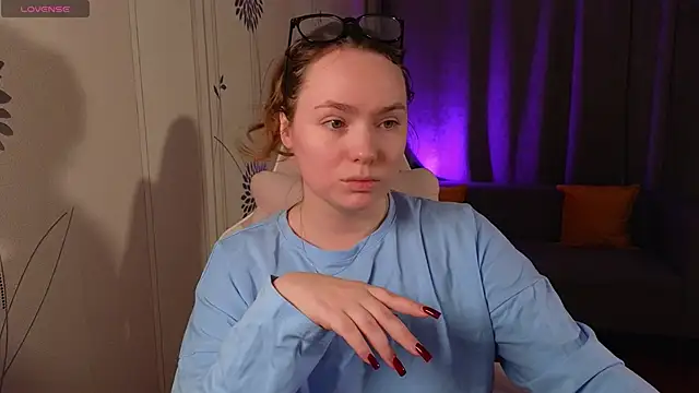 Kari Lunna online show from 10/19/25, 02:56