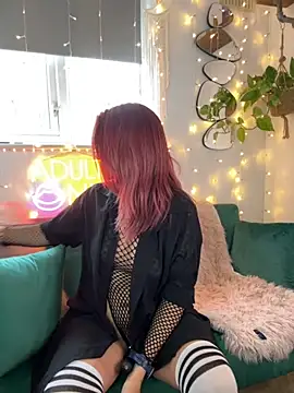 Snapshot of MelodyRoseUk chatting on 10/17/25, 01:46 MelodyRoseUk online show from 10/17/25, 01:46