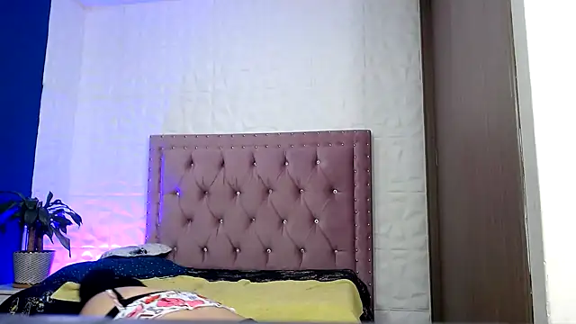 Snapshot of may_prg chatting on 12/23/24, 10:42 may prg online show from 12/23/24, 10:42