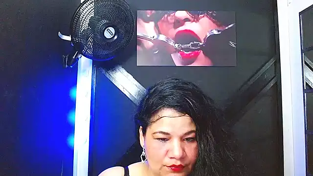 Snapshot of may_prg chatting on 01/11/25, 01:22 may prg online show from 01/11/25, 01:22