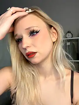 Snapshot of Eva_Millss chatting on 09/22/25, 01:13 Eva Millss online show from 09/22/25, 01:13