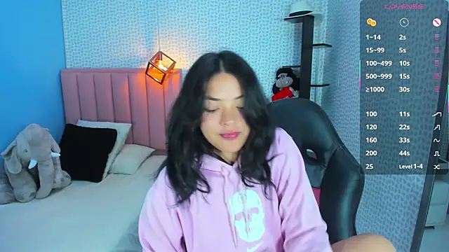 Snapshot of DENISERICHARD2 chatting on 09/24/25, 12:19 DENISERICHARD2 online show from 09/24/25, 12:19