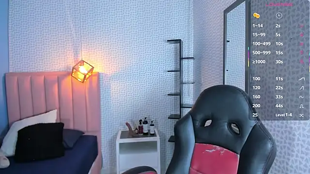 Snapshot of DENISERICHARD2 chatting on 10/31/25, 06:20 DENISERICHARD2 online show from 10/31/25, 06:20