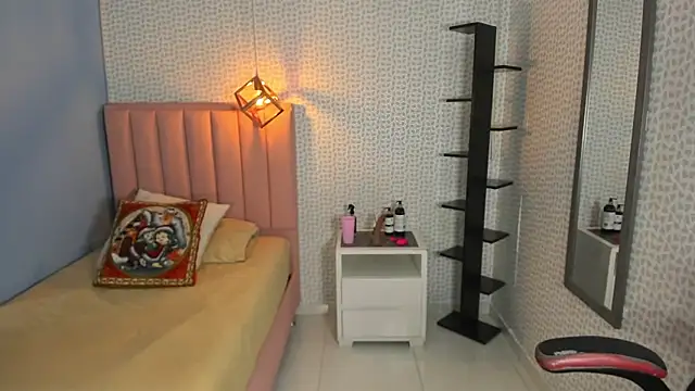 Snapshot of DENISERICHARD2 chatting on 11/26/25, 02:56 DENISERICHARD2 online show from 11/26/25, 02:56