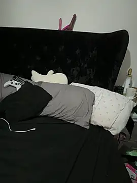 Snapshot of curvybabesx1 chatting on 12/12/24, 07:08 curvybabesx1 online show from 12/12/24, 07:08