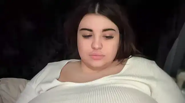 Snapshot of curvybabesx1 chatting on 03/21/25, 08:17 curvybabesx1 online show from 03/21/25, 08:17