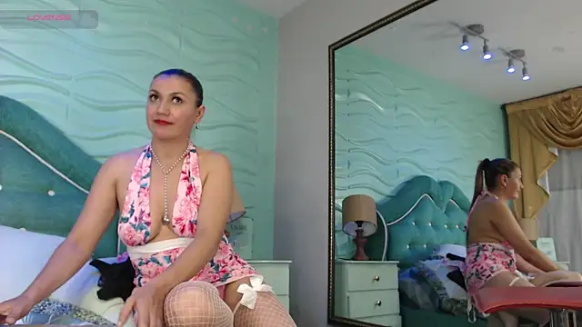 Snapshot of SusanSlim chatting on 12/11/24, 11:10 SusanSlim online show from 12/11/24, 11:10