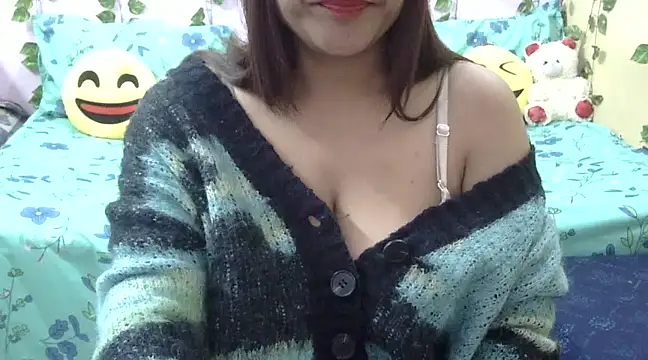 Snapshot of Bold_Pooja chatting on 12/11/24, 04:49 Bold Pooja online show from 12/11/24, 04:49