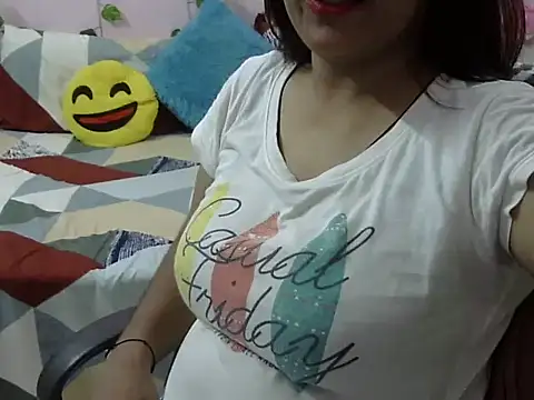 Snapshot of Bold_Pooja chatting on 10/01/25, 04:51 Bold Pooja online show from 10/01/25, 04:51