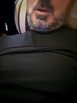 Snapshot of 1talianBeutifulCock chatting on 11/13/25, 12:48 1talianBeutifulCock online show from 11/13/25, 12:48