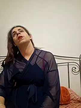 Snapshot of perla97 chatting on 12/15/24, 10:47 perla97 online show from 12/15/24, 10:47