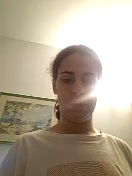 Snapshot of perla97 chatting on 10/16/25, 12:39 perla97 online show from 10/16/25, 12:39