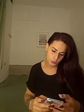 Snapshot of perla97 chatting on 10/18/25, 06:41 perla97 online show from 10/18/25, 06:41