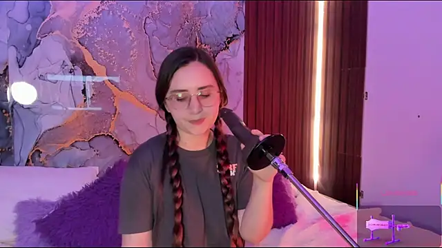 centaurigirl online show from 12/14/25, 05:02