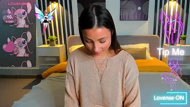 Snapshot of Tanita_Lambic chatting on 10/02/25, 01:34 Tanita Lambic online show from 10/02/25, 01:34