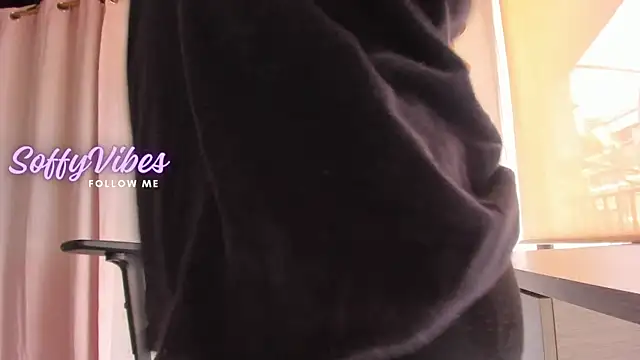 Snapshot of soffyvibes- chatting on 01/02/25, 05:07 soffyvibes- online show from 01/02/25, 05:07