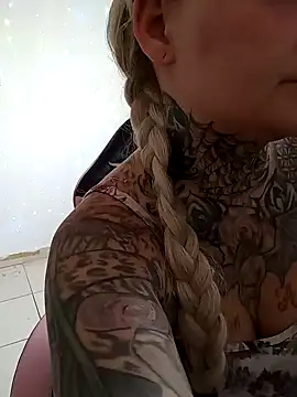 Lisacasandra online show from 12/24/24, 11:00