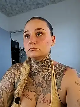 Lisacasandra online show from 02/26/25, 10:31