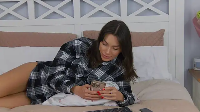 Snapshot of BarbaraHaze chatting on 04/16/26, 08:09 BarbaraHaze online show from 04/16/26, 08:09