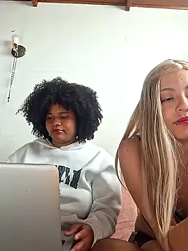 Snapshot of DANIELA_MICHEL chatting on 01/23/25, 08:35 DANIELA MICHEL online show from 01/23/25, 08:35