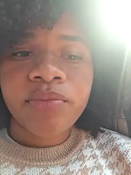 Snapshot of DANIELA_MICHEL chatting on 02/02/25, 09:23 DANIELA MICHEL online show from 02/02/25, 09:23