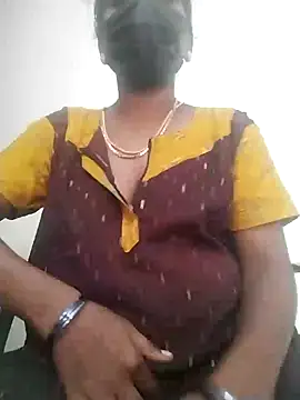 Snapshot of Preethytamilsexy chatting on 01/15/25, 10:38 Preethytamilsexy online show from 01/15/25, 10:38