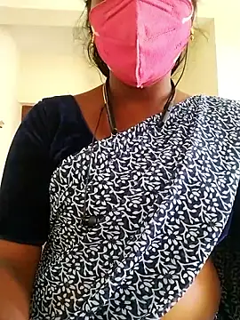 Snapshot of Preethytamilsexy chatting on 02/07/26, 06:06 Preethytamilsexy online show from 02/07/26, 06:06