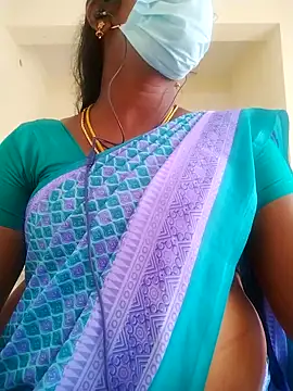 Snapshot of Preethytamilsexy chatting on 06/10/26, 04:45 Preethytamilsexy online show from 06/10/26, 04:45