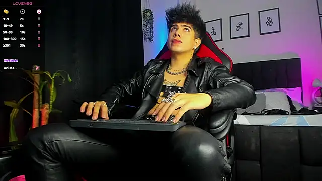 LyleBennett  online show from 07/28/26, 02:57