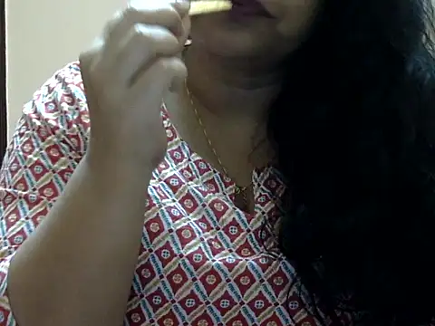 Snapshot of Riya_riyaa chatting on 11/02/25, 02:08 Riya riyaa online show from 11/02/25, 02:08