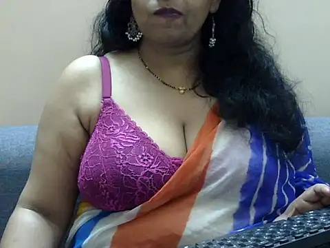 Snapshot of Riya_riyaa chatting on 11/30/25, 03:49 Riya riyaa online show from 11/30/25, 03:49