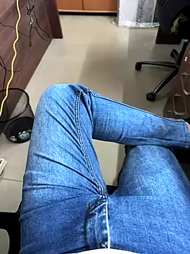 Snapshot of indboy chatting on 10/29/25, 11:12 indboy online show from 10/29/25, 11:12