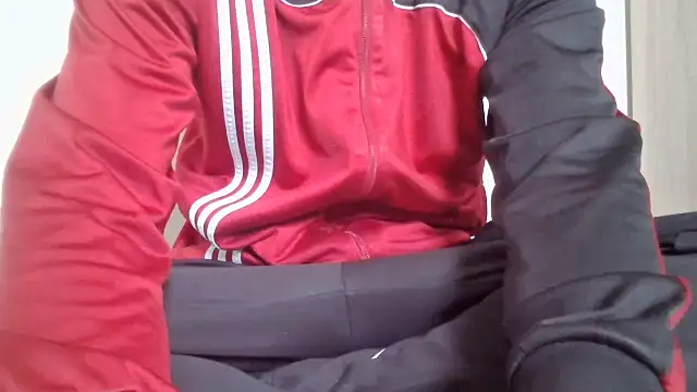 boy for playing online show from 11/03/25, 01:01