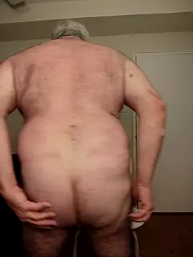 Snapshot of Shoreguy69 chatting on 12/04/25, 06:01 Shoreguy69 online show from 12/04/25, 06:01