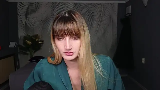 Nika Kitten online show from 12/02/25, 08:19