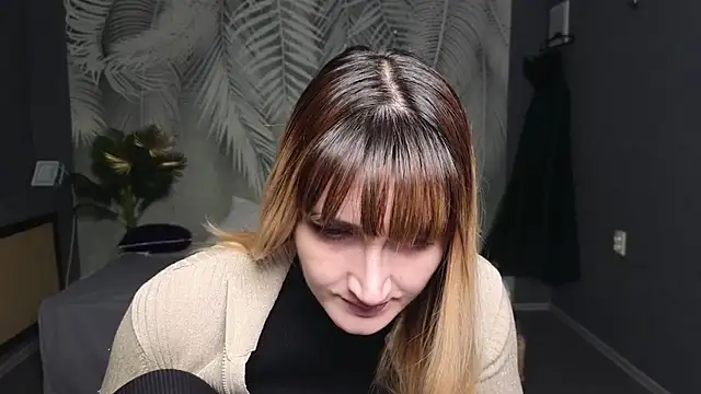 Nika Kitten online show from 12/04/25, 09:07