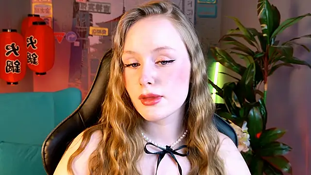 Snapshot of VivienLeeigh chatting on 11/22/25, 09:08 VivienLeeigh online show from 11/22/25, 09:08