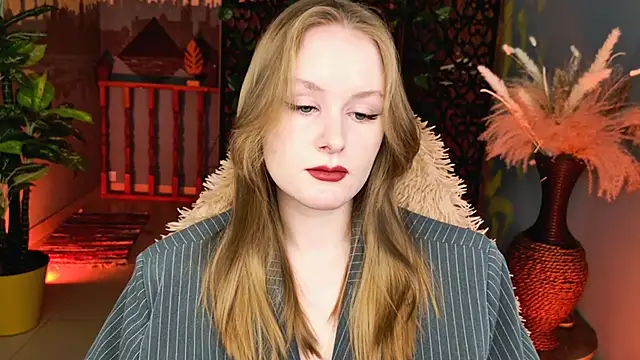 VivienLeeigh online show from 04/28/26, 05:23