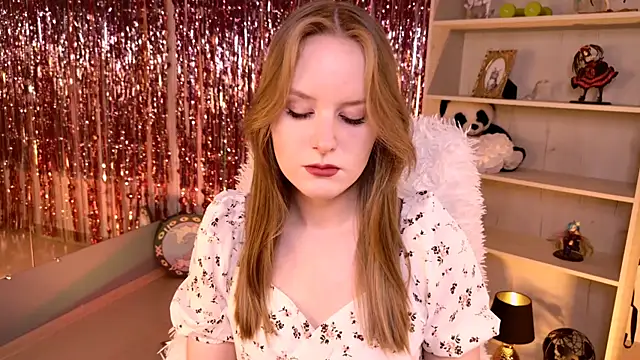 VivienLeeigh online show from 05/19/26, 05:25