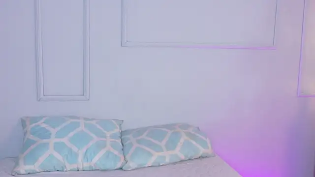 MiaOconner online show from 10/10/25, 07:40