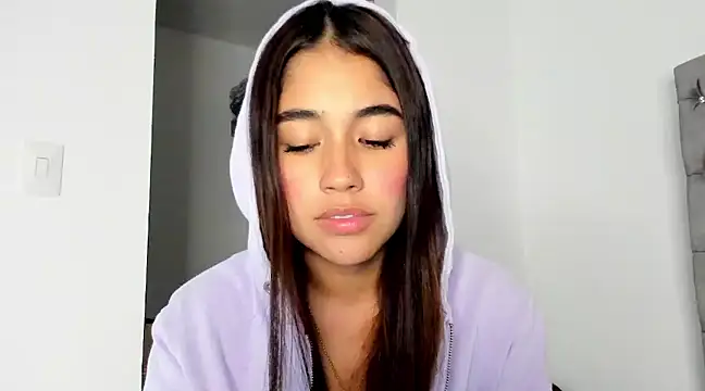 AriaMontgomery online show from 12/12/24, 06:36