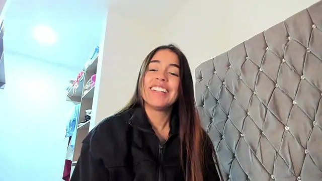 AriaMontgomery online show from 12/30/24, 04:09