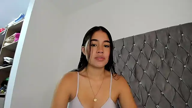 AriaMontgomery online show from 12/30/24, 11:28