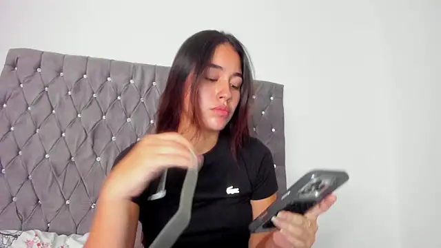 AriaMontgomery online show from 09/18/25, 05:31