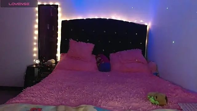 holy juli online show from 02/25/25, 03:09