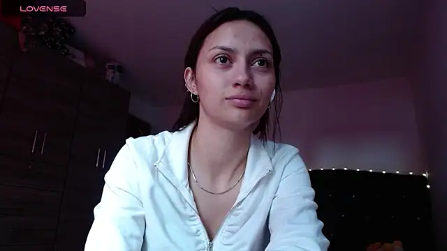 holy juli online show from 09/16/25, 08:54