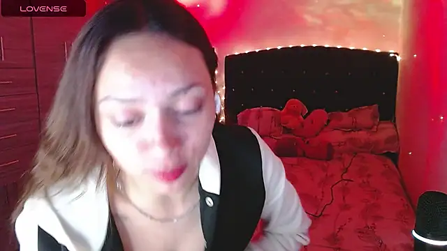 holy juli online show from 09/25/25, 04:38