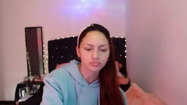 holy juli online show from 07/26/26, 04:58