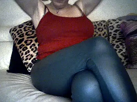 Snapshot of sexylady1983 chatting on 01/12/25, 12:39 sexylady1983 online show from 01/12/25, 12:39